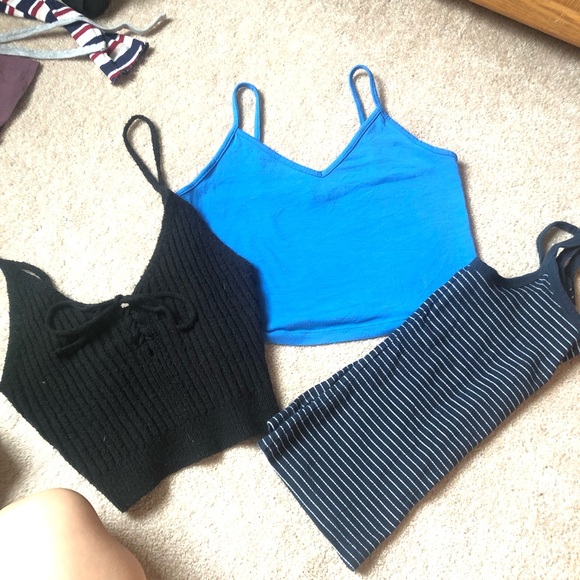 7 CROP TOP BUNDLE 👚 - Picture 2 of 4